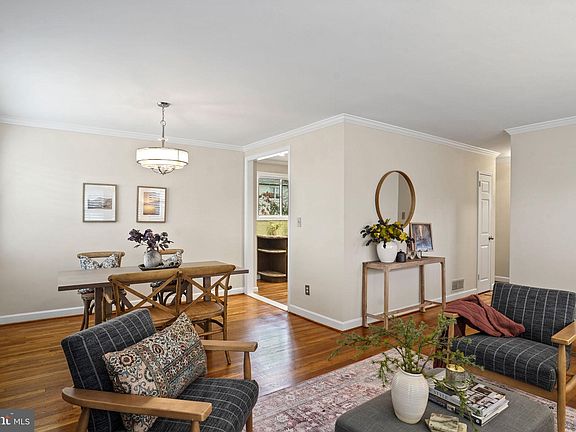 5th image of 2216 N Early St