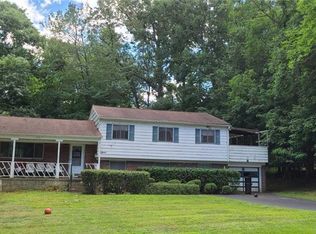 15 Locust Hollow Dr, Monsey, NY 10952