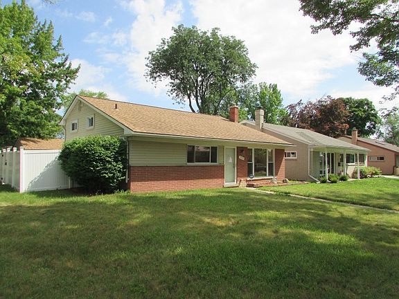 3rd image of 21413 Hillside Dr
