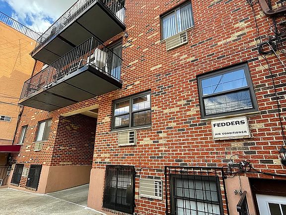 2nd image of 25-26 38th St #1L