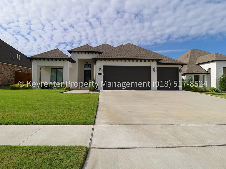 3809 W Union St — Photo 2