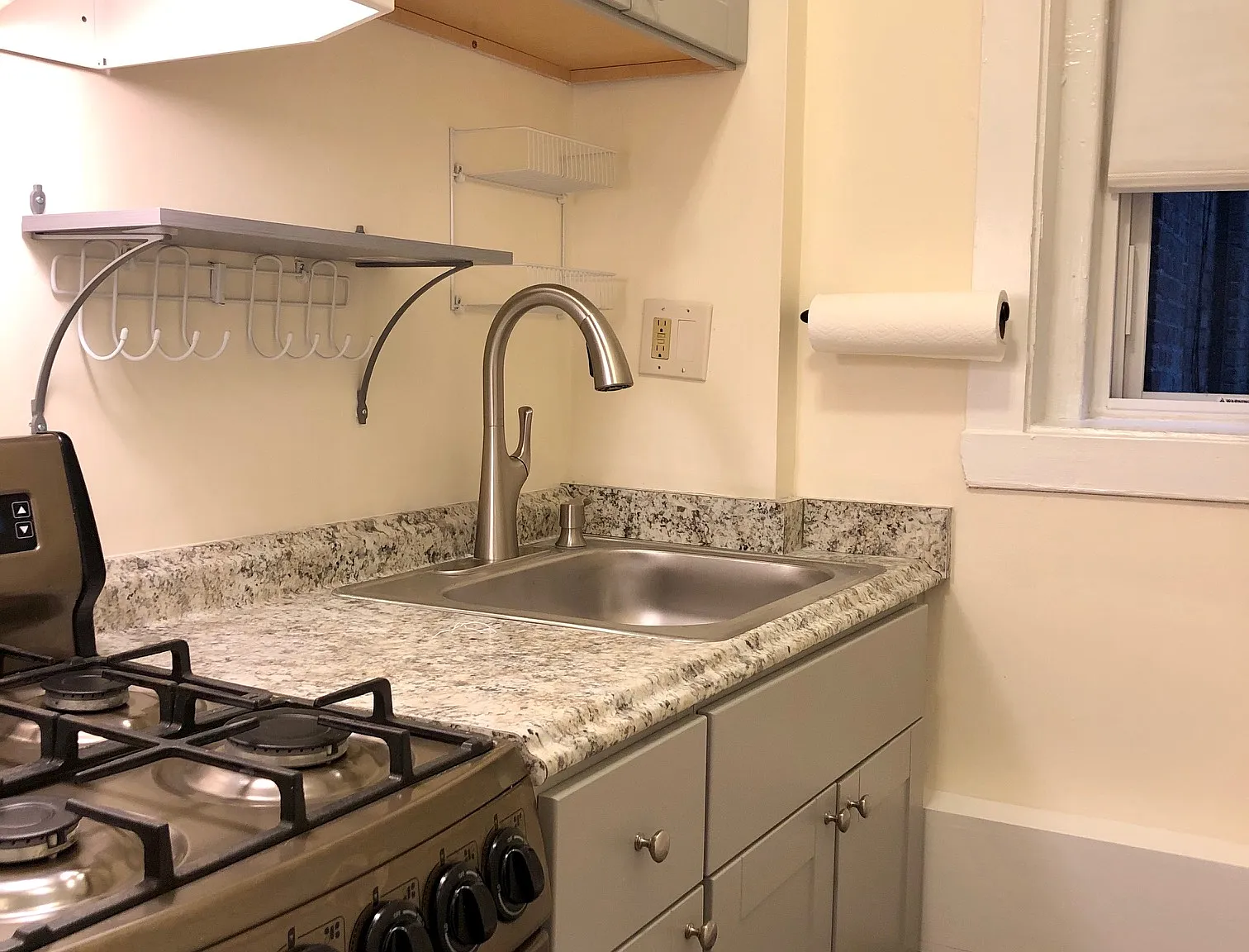 Studio, 300 sqft, $2,000 — Photo 2