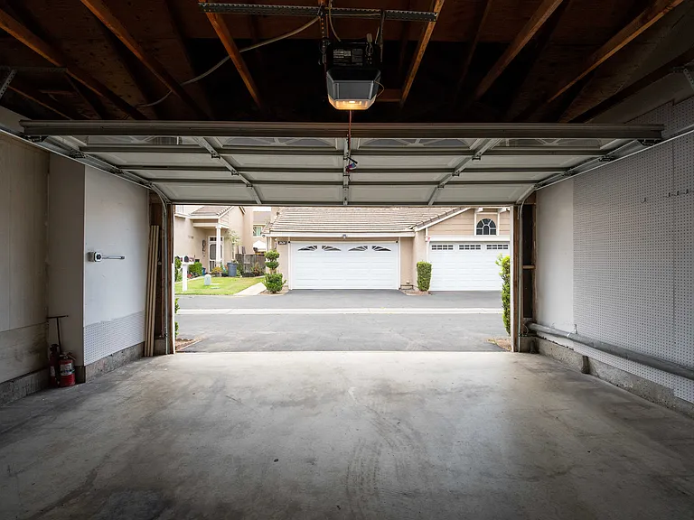 3625 Meadowlark St — Photo 44
