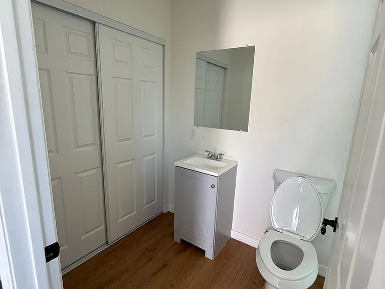 248 N 1st St #6 — Photo 5
