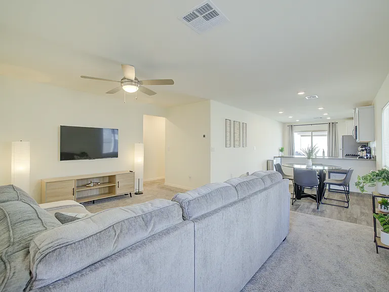 1586 Oro Grande Dr — Photo 2