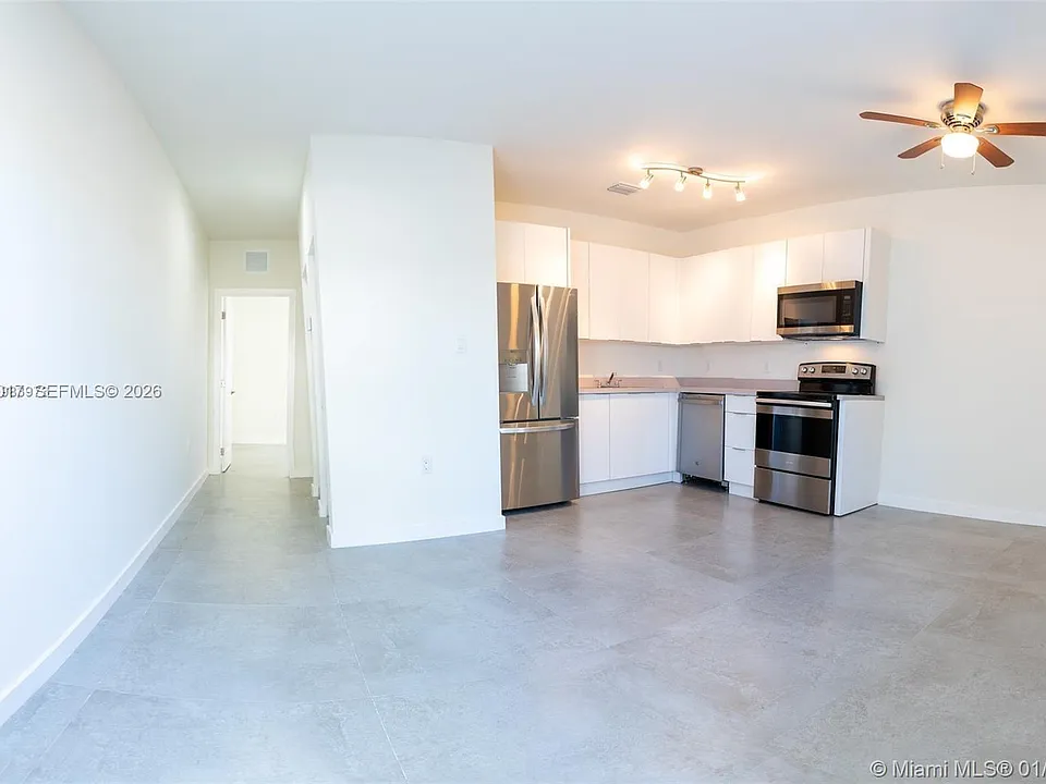 120 NE 71st St #3