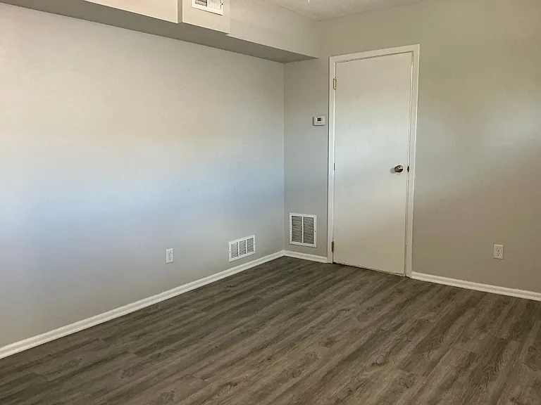 4420 S 25th St — Photo 5