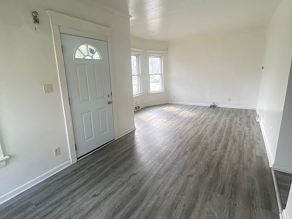 3rd image of 912 Woodland Ave