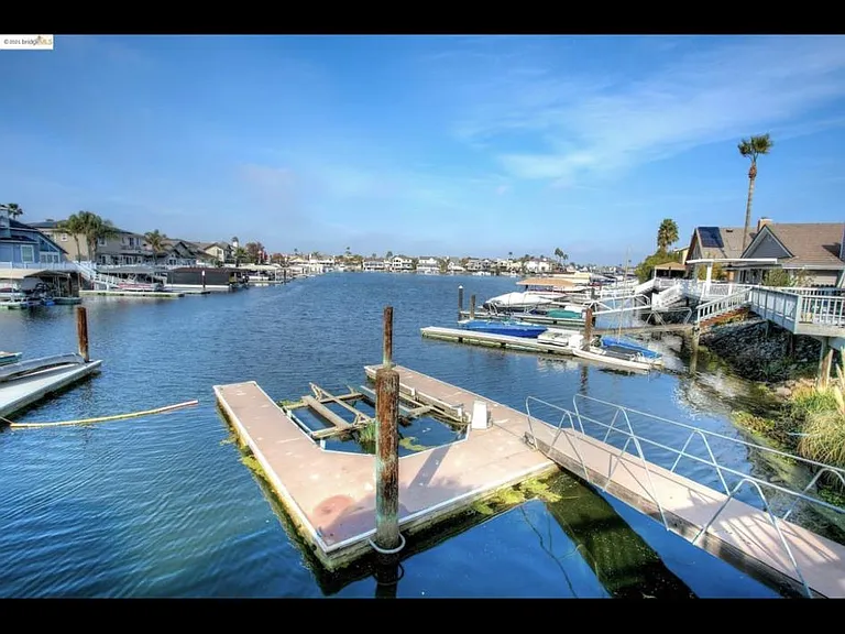 Reef Ct — Photo 2