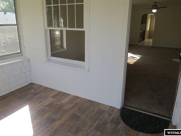 3rd image of 209 E Jefferson Ave