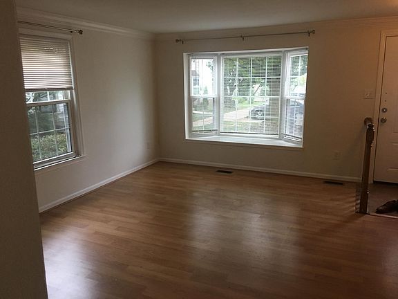 Woodfloors throughout and freshly painted