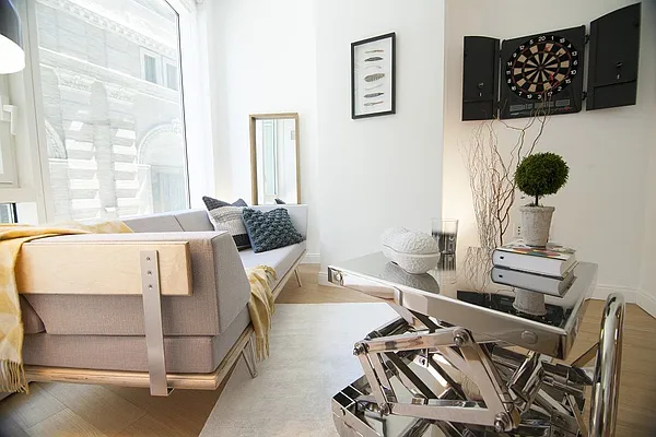 Rented by The Durst Organization | media 19