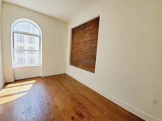 Rented by Ideal Properties Group | media 4