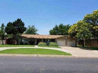 1807 Ennis St, Plainview, TX 79072