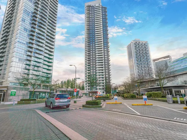 9887 Whalley Blvd #1904, Surrey, BC V3T 0P4