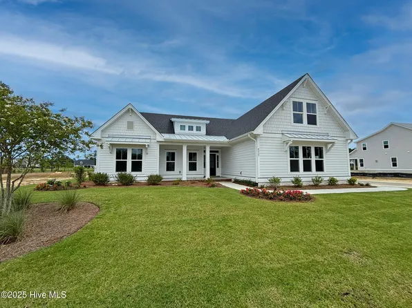 7313 Foxbriar Drive, Leland, NC 28451