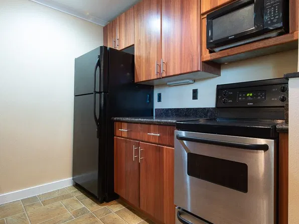 Charming North Queen Anne Living Prime Location Near Fremont & Lake Union, 17 Etruria St Unit 103, Seattle, WA 98109