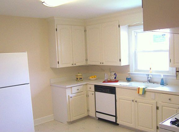 3rd image of 3311 Lilac Dr