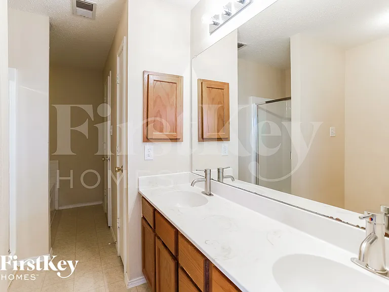 4368 Onyx Dr — Photo 9