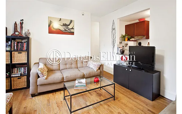 Rented by Douglas Elliman | media 32