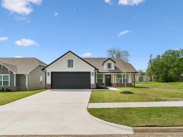 1119 E Cherry St, Cushing, OK 74023