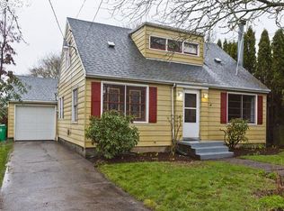 27 SE 85th Ave, Portland, OR 97216