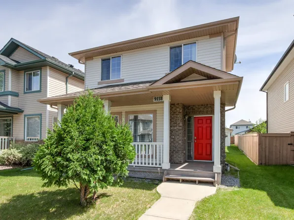 9118 Scott Cres NW, Edmonton, AB T6R 0E5