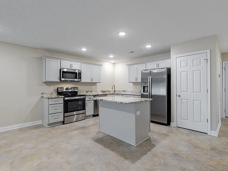 305 Breckinridge Cir — Photo 14