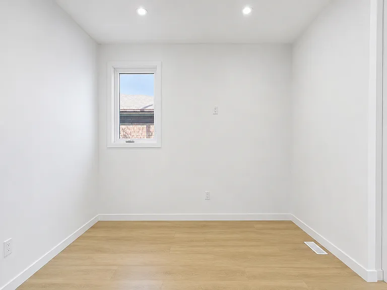 159 Locksley Ave — Photo 18