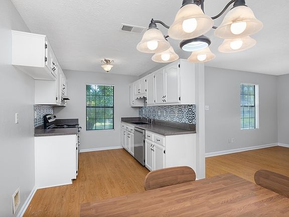 5th image of 89 Bloomfield Dr