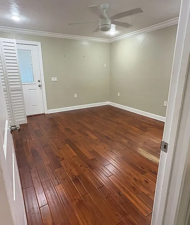 411 NW 4th St