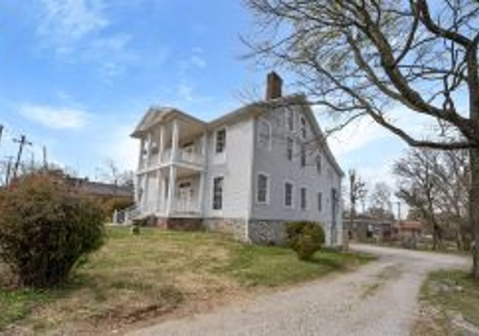 212 W 6th St, Columbia, TN 38401 — Photo 1
