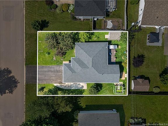 3rd image of 98 Airview