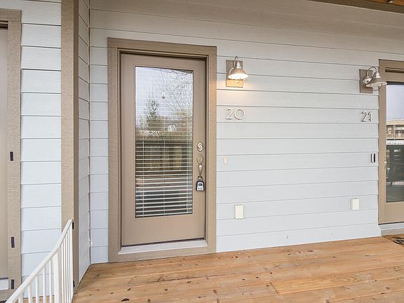 3rd image of 2005 Celadon Dr NE Suite 20