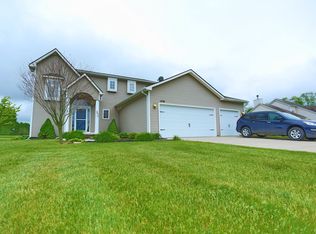 1438 Manistee Dr, Grand Blanc, MI 48439