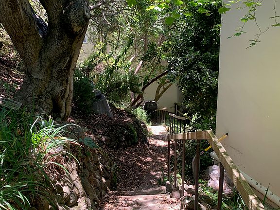 Garden path / stairs