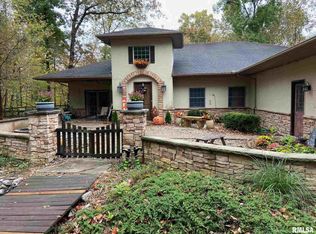 208 Copperhead Trl, Carbondale, IL 62902