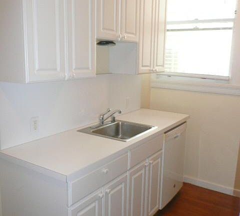 2nd image of 1555 Greenwich St APT 4