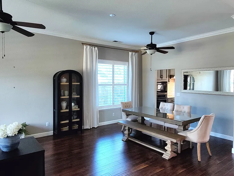 2076 Mesa Ave — Photo 3