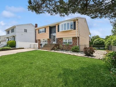 473 S 15th Street, Lindenhurst, NY, 11757