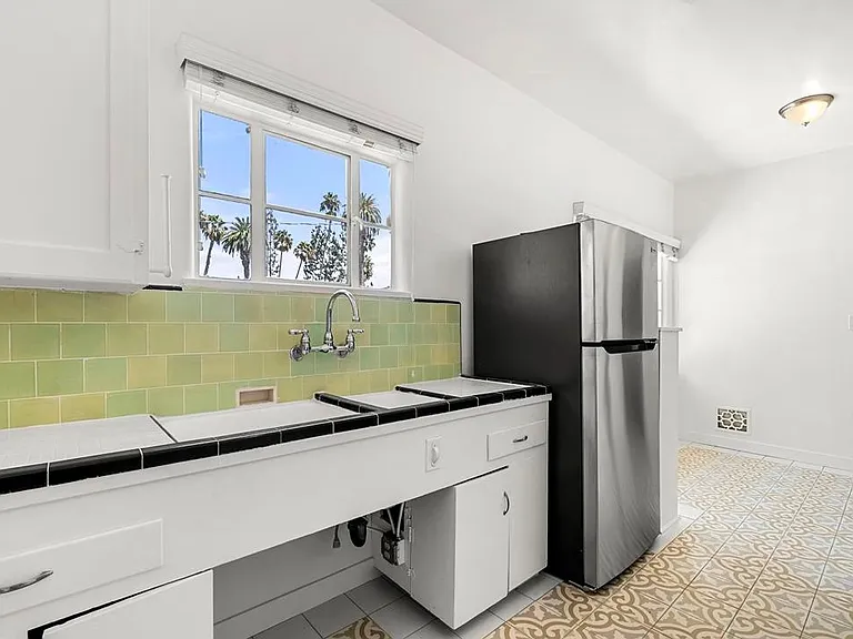9122 Beverly Blvd #9122 — Photo 12