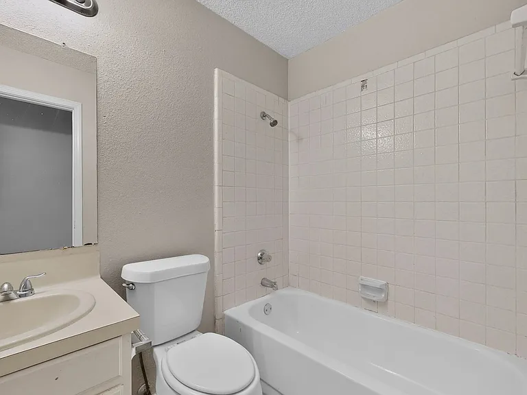 2521 Winter Oak St — Photo 15