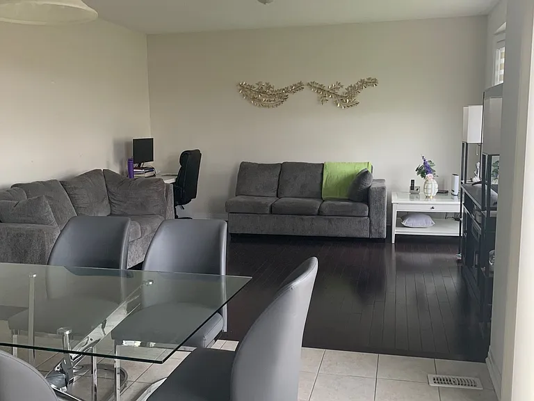 97 Kirby Ave — Photo 7