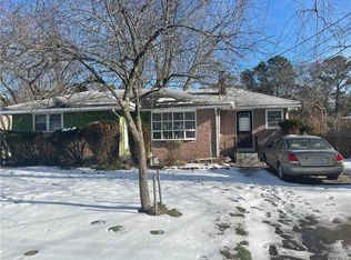 11 Carver Blvd, Bellport, NY 11713