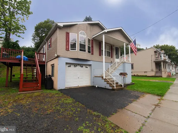 821 W Water St, Pottsville, PA 17901