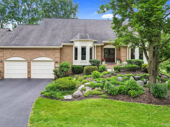 72 Vaughan Ridge Rd, Bloomfield Hills, MI 48304