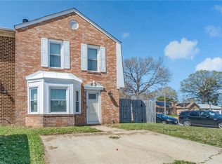 2028 Candlelight Dr, Chesapeake, VA 23325