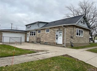 30 Meadowlawn Rd, Cheektowaga, NY 14225