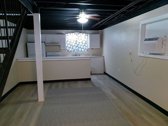 2nd image of 2706 Pine Ave