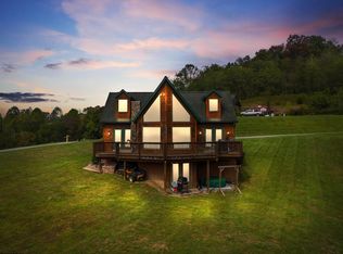 460 Lakeview Dr, Horner, WV 26372